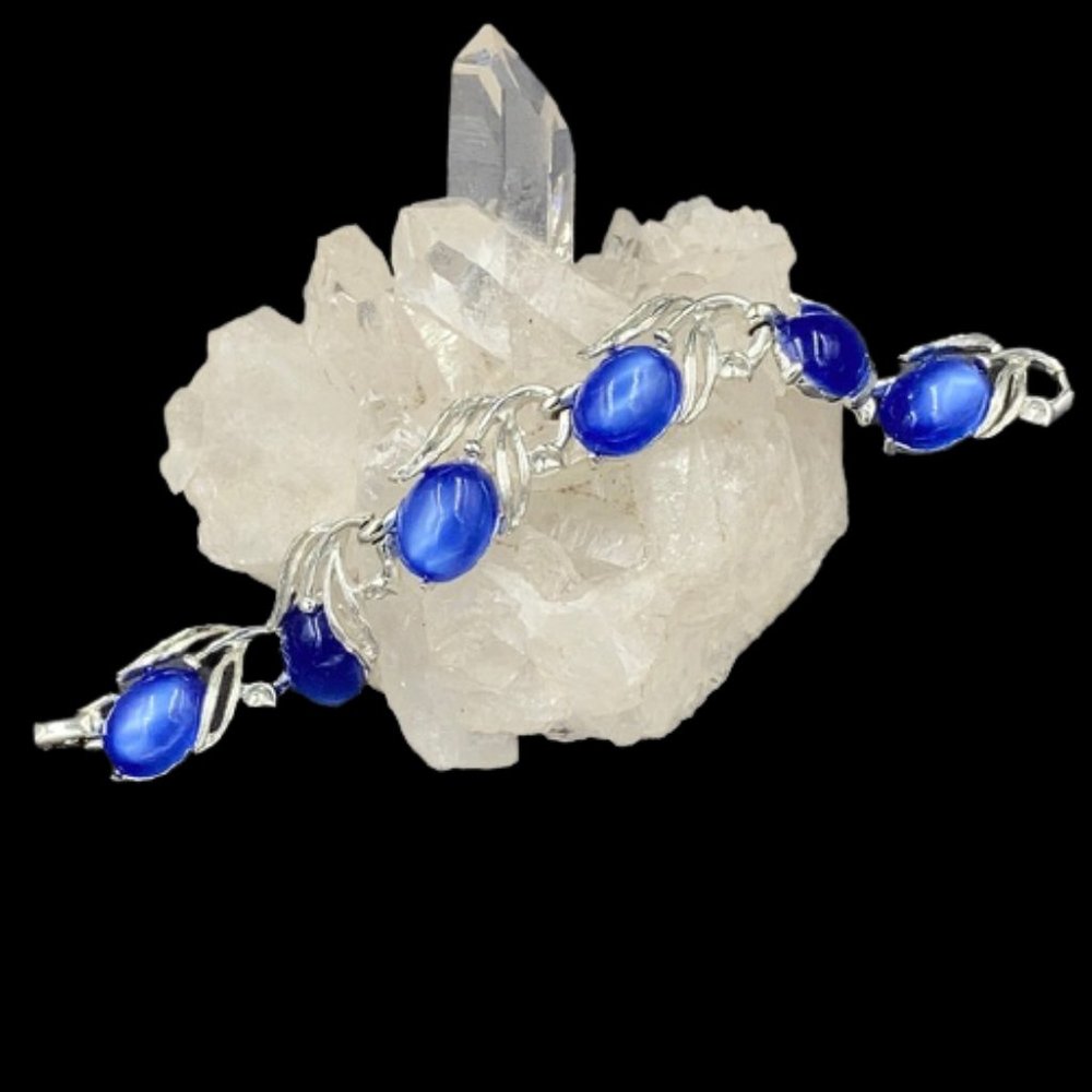 Vintage Lisner Blue Moon Glow Bracelet